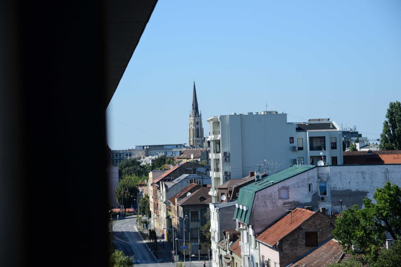 Tesla 70 Apartment With Secure Parking In The Garage Novi Sad Dış mekan fotoğraf