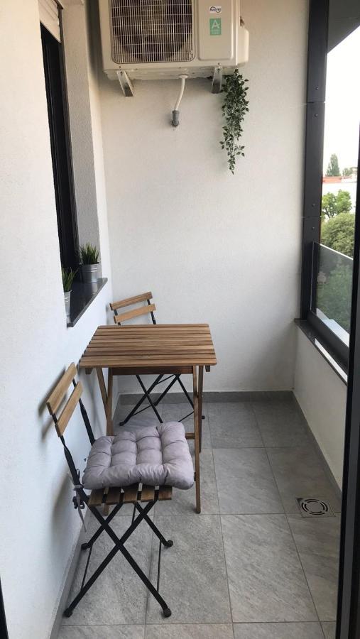 Tesla 70 Apartment With Secure Parking In The Garage Novi Sad Dış mekan fotoğraf